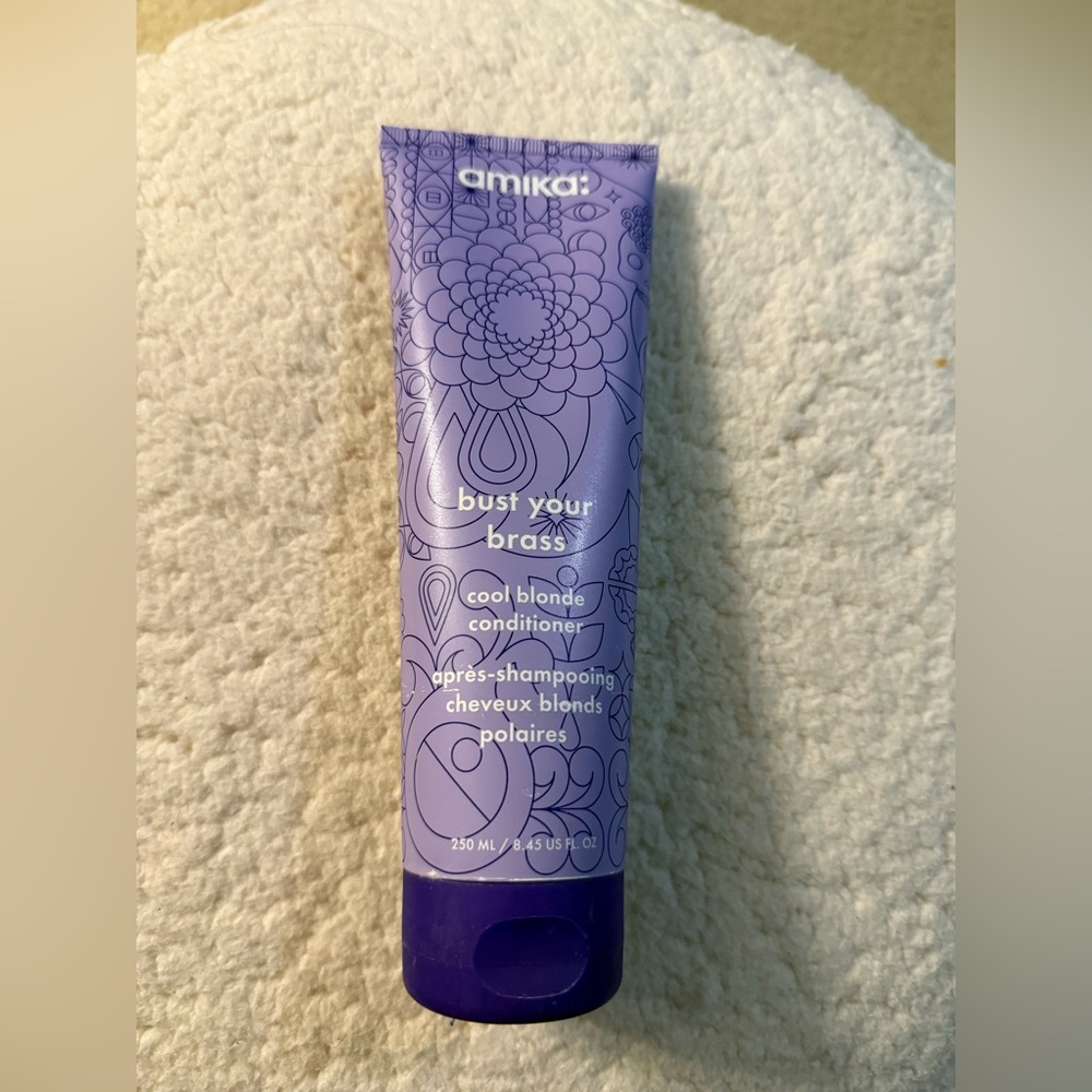 Amika Bust Your Brass Cool Blonde Conditioner - Lavender